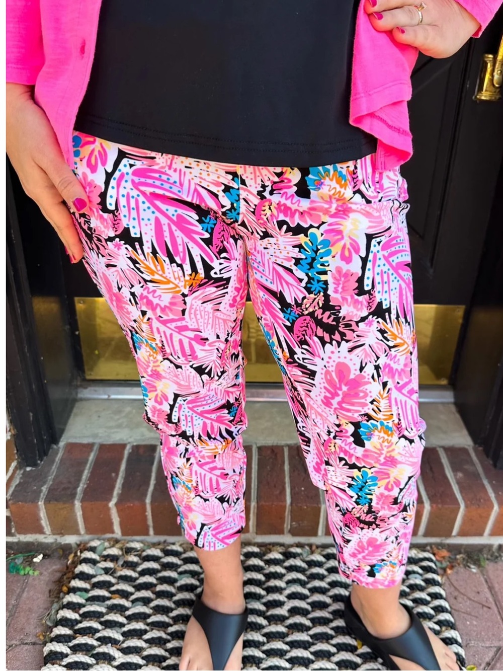 NWT Lulu-B Tropical Hot Neon Pink Capri Pants Bright Leaf Print Stretch Size 12